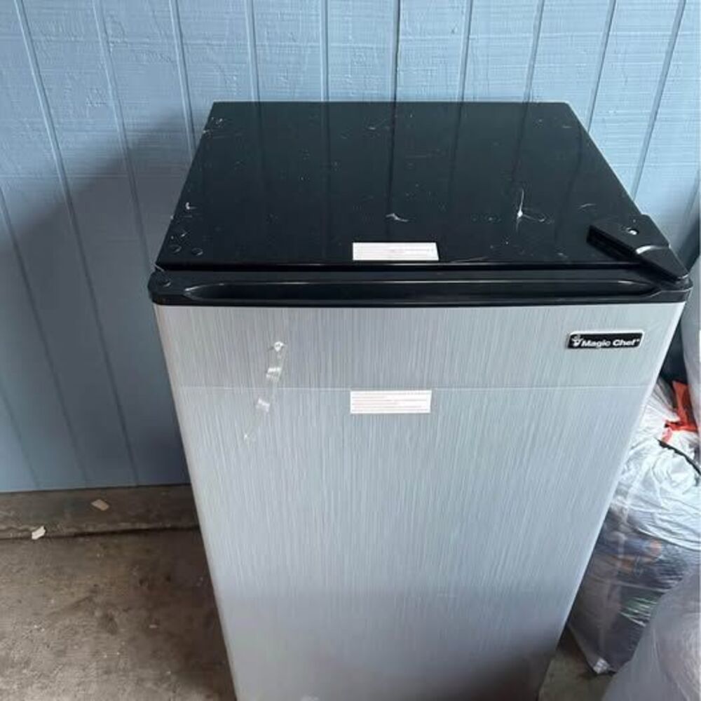 Magic Chef Mini Fridge 3.2 Cu Ft Stainless Steel Compact Refrigerator – Clean